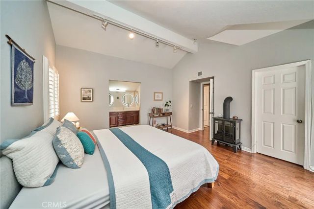 1960 E Villa, Pasadena, CA 91107