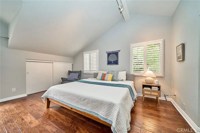 1960 E Villa, Pasadena, CA 91107