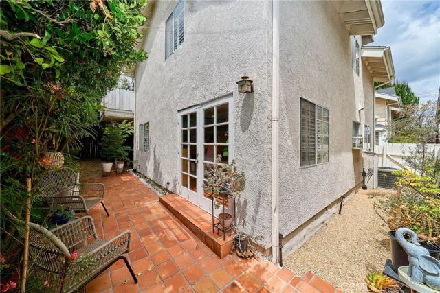 1960 E Villa, Pasadena, CA 91107