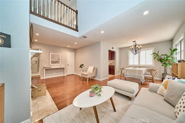 1960 E Villa, Pasadena, CA 91107