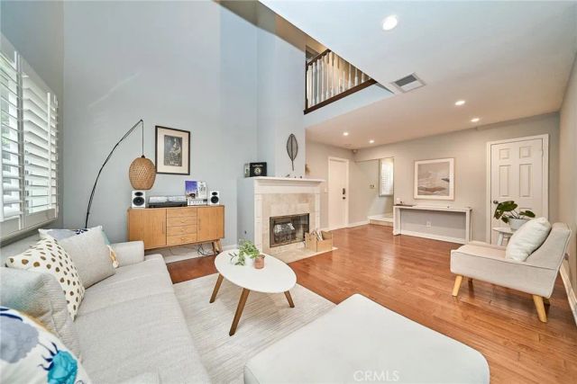 1960 E Villa, Pasadena, CA 91107