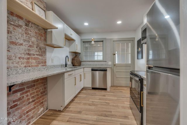 213 West Sullivan Street, Kingsport, TN 37660