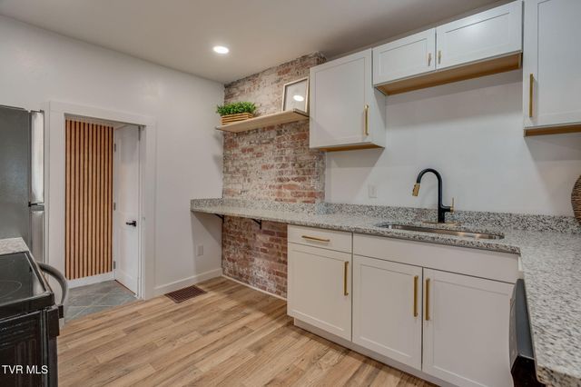 213 West Sullivan Street, Kingsport, TN 37660