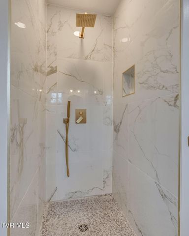 213 West Sullivan Street, Kingsport, TN 37660