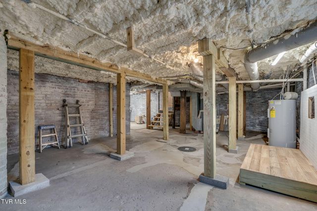 213 West Sullivan Street, Kingsport, TN 37660