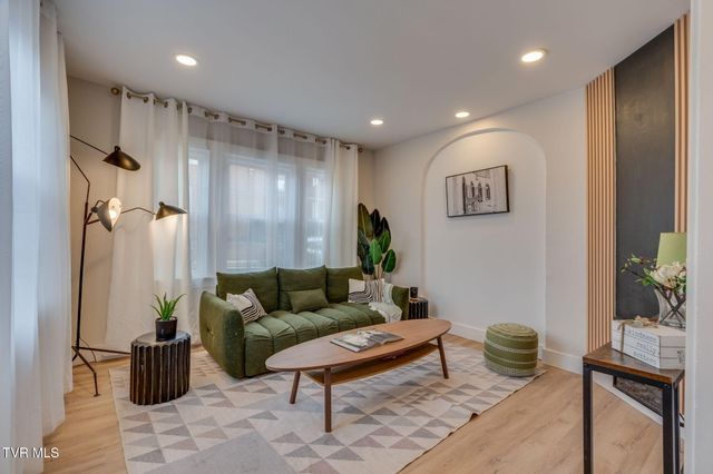 213 West Sullivan Street, Kingsport, TN 37660