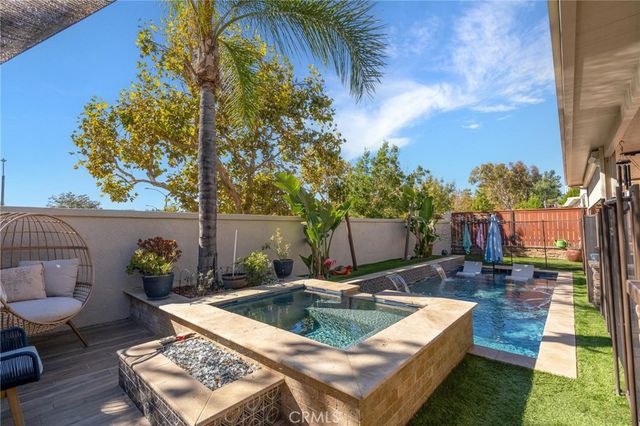 43043 Camino Caruna, Temecula, CA 92592