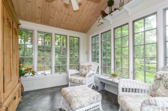 37 Pine St, Natick, MA 01760