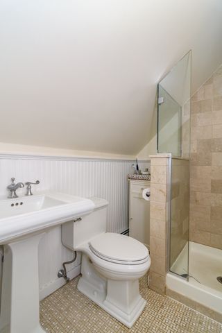 37 Pine St, Natick, MA 01760