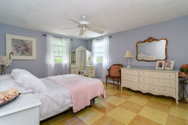 37 Pine St, Natick, MA 01760