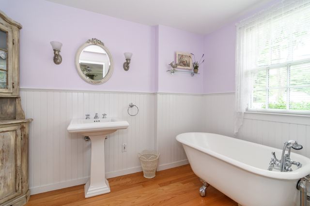 37 Pine St, Natick, MA 01760