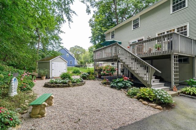 37 Pine St, Natick, MA 01760