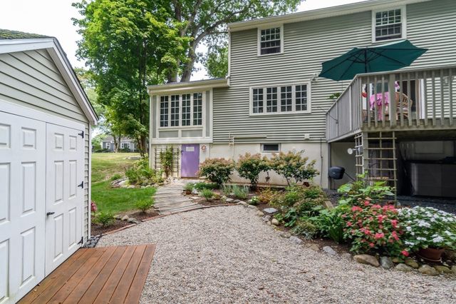 37 Pine St, Natick, MA 01760