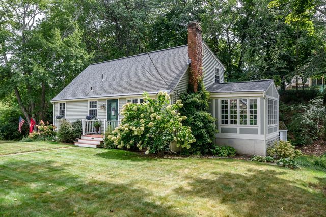 37 Pine St, Natick, MA 01760