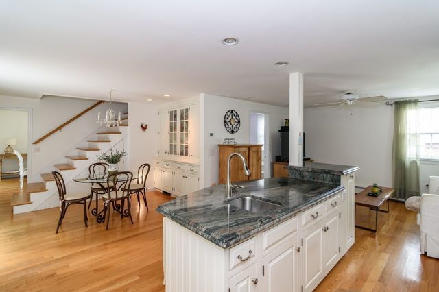 37 Pine St, Natick, MA 01760