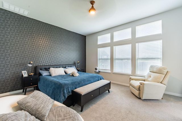 402 Pulitzer DR, Hutto, TX 78634