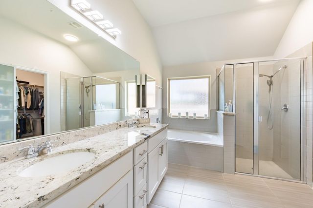 402 Pulitzer DR, Hutto, TX 78634