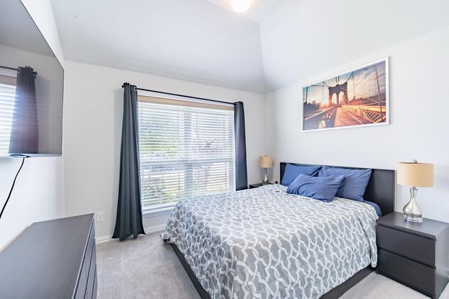 402 Pulitzer DR, Hutto, TX 78634