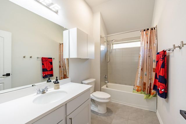 402 Pulitzer DR, Hutto, TX 78634