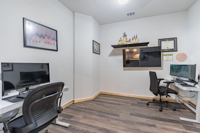 402 Pulitzer DR, Hutto, TX 78634