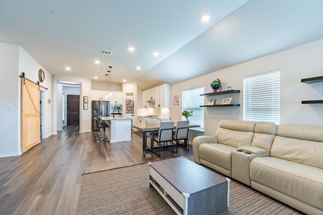 402 Pulitzer DR, Hutto, TX 78634