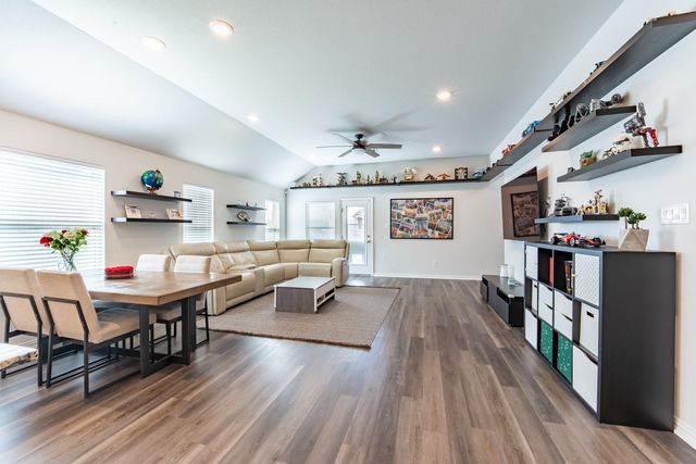 402 Pulitzer DR, Hutto, TX 78634