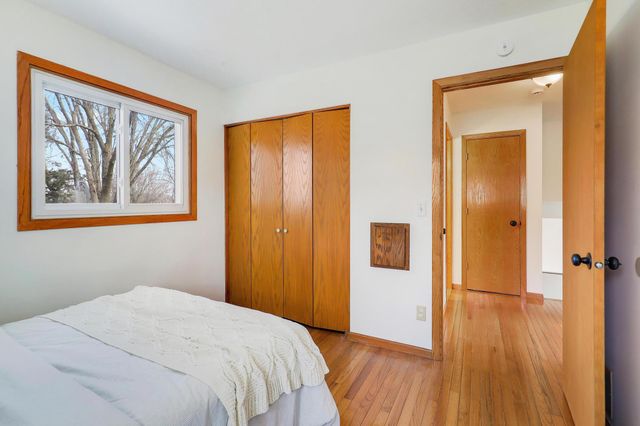 15765 Hayes Trail, Apple Valley, MN 55124