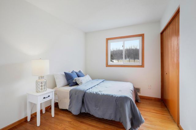 15765 Hayes Trail, Apple Valley, MN 55124