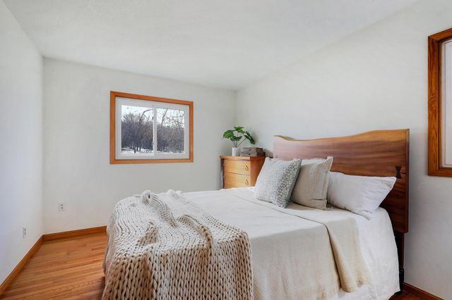 15765 Hayes Trail, Apple Valley, MN 55124