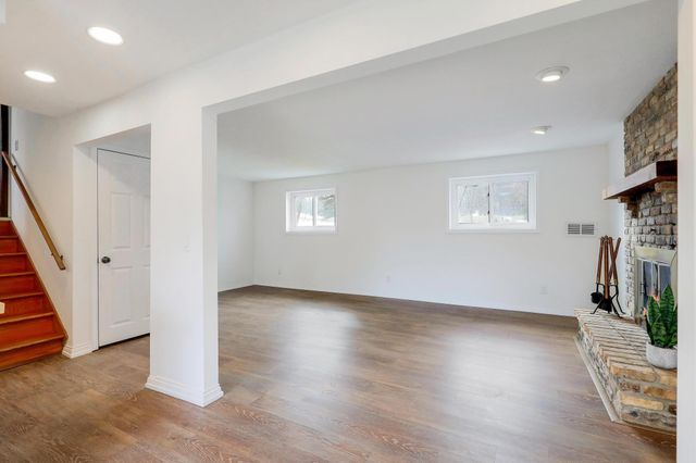 15765 Hayes Trail, Apple Valley, MN 55124