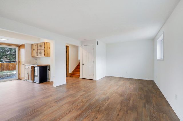 15765 Hayes Trail, Apple Valley, MN 55124