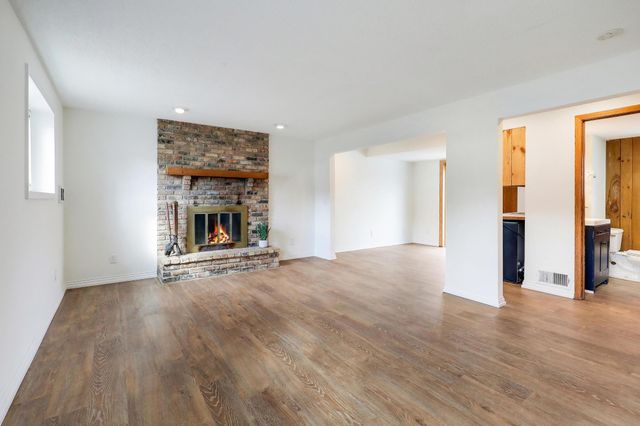 15765 Hayes Trail, Apple Valley, MN 55124