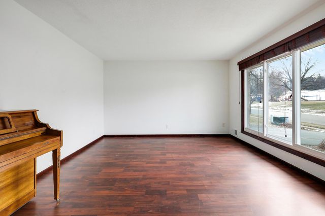 15765 Hayes Trail, Apple Valley, MN 55124