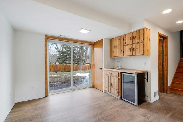 15765 Hayes Trail, Apple Valley, MN 55124