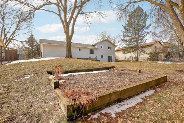 15765 Hayes Trail, Apple Valley, MN 55124