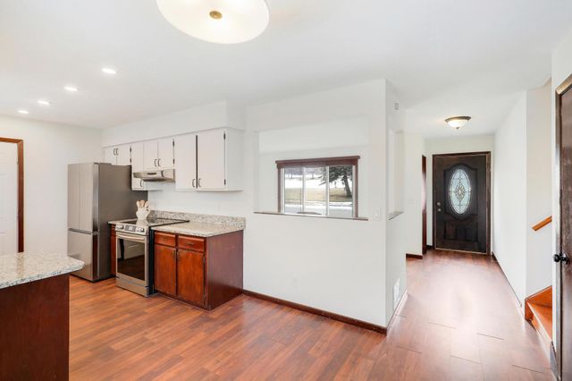 15765 Hayes Trail, Apple Valley, MN 55124