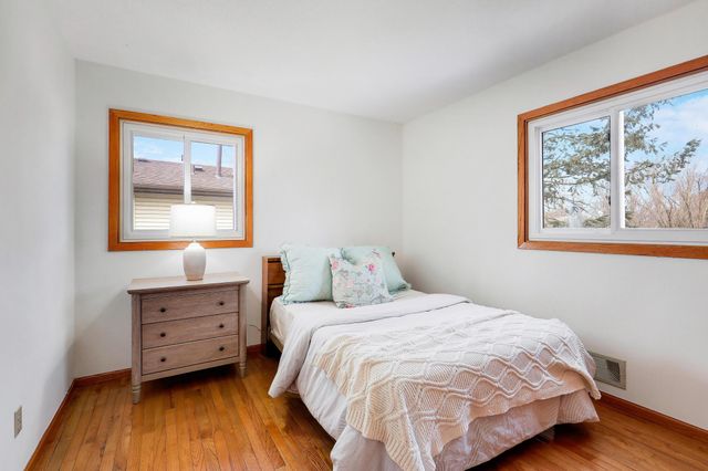 15765 Hayes Trail, Apple Valley, MN 55124