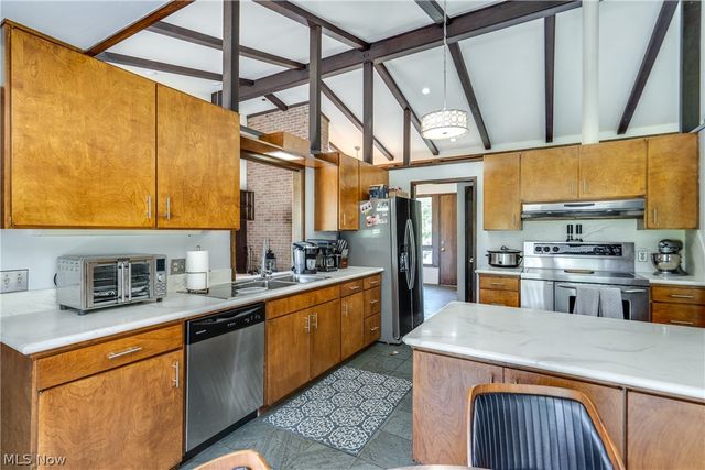 1241 Burd Avenue NE, Massillon, OH 44646