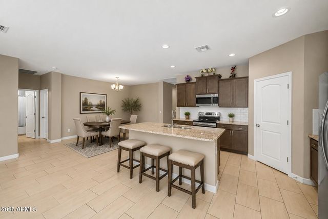 10736 W BRONCO Trail, Peoria, AZ 85383
