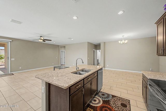 10736 W BRONCO Trail, Peoria, AZ 85383