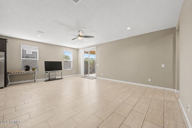 10736 W BRONCO Trail, Peoria, AZ 85383