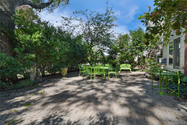37 Bayberry Avenue, Garden City, NY 11530