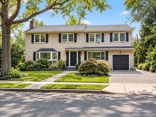 37 Bayberry Avenue, Garden City, NY 11530
