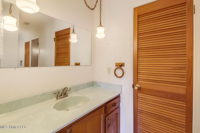 8825 Michael Drive, Moss Point, MS 39562