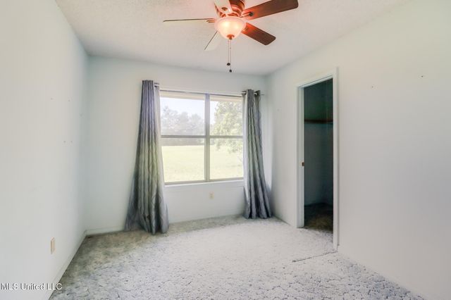 8825 Michael Drive, Moss Point, MS 39562