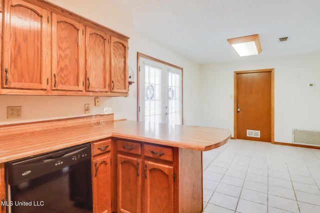 8825 Michael Drive, Moss Point, MS 39562