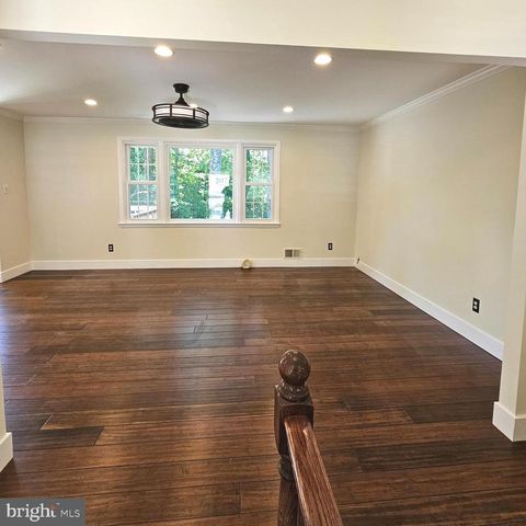 8925 FALLING CREEK CT, Annandale, VA 22003