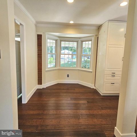 8925 FALLING CREEK CT, Annandale, VA 22003
