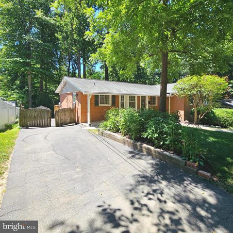 8925 FALLING CREEK CT, Annandale, VA 22003