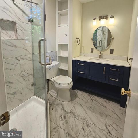 8925 FALLING CREEK CT, Annandale, VA 22003